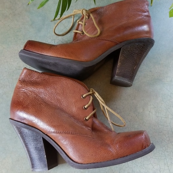 JEFFREY CAMPBELL SQUARE TOED BOOTIES.VERY COOL! - Picture 2 of 5